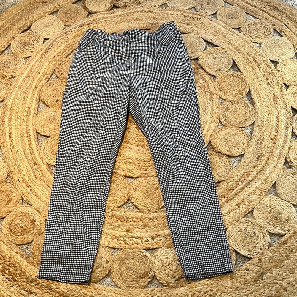 Women's Urban Outfitters Black and White Checkered Pants Size Medium